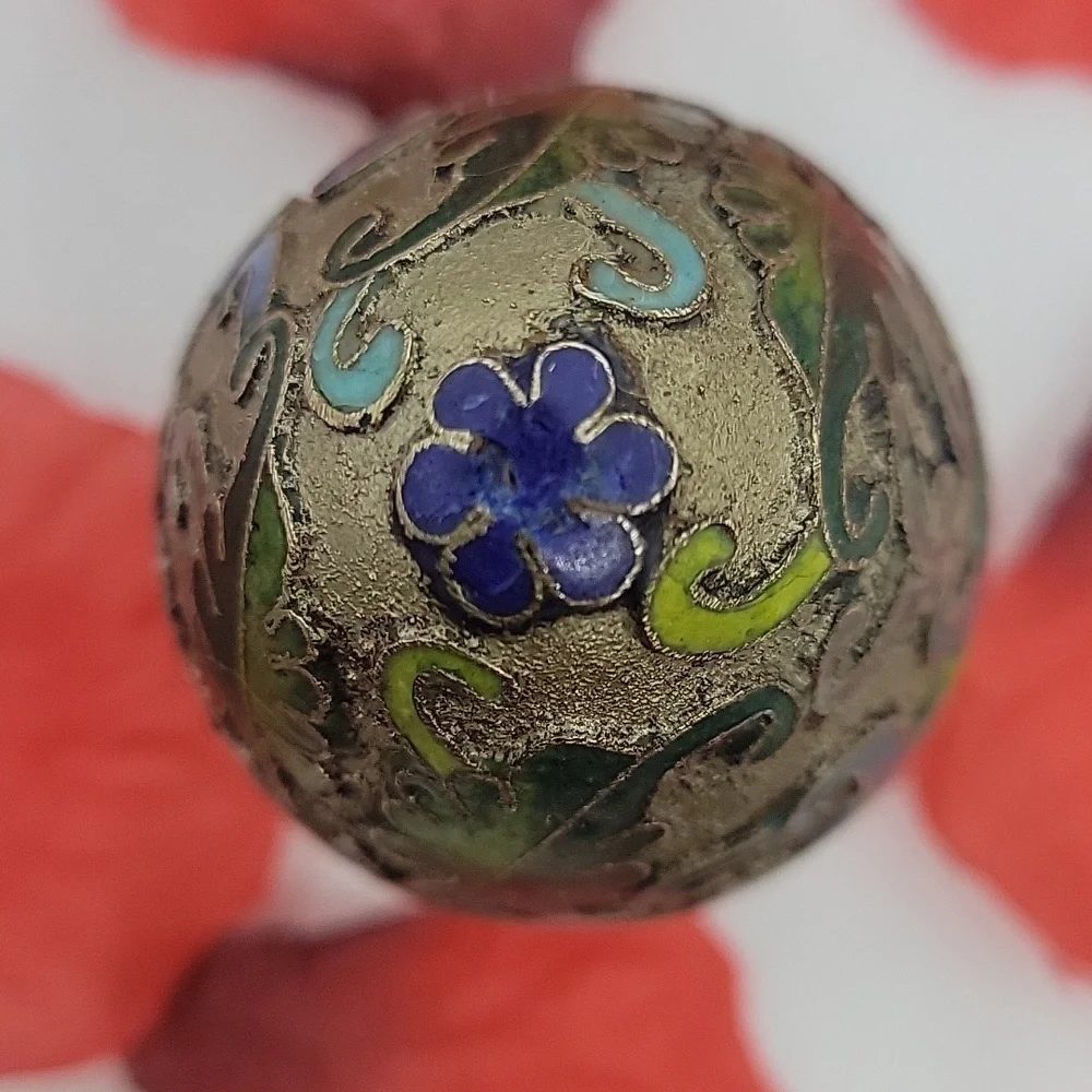 Vintage Chinese cloisonne egg ornament - Picture 3 of 4